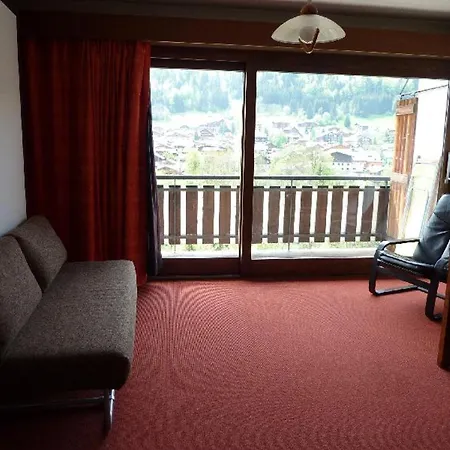 2 Pieces Avec Balcon, Parking Et Wifi A 500m Du Centre - - Fr-1-524-64 Apartment